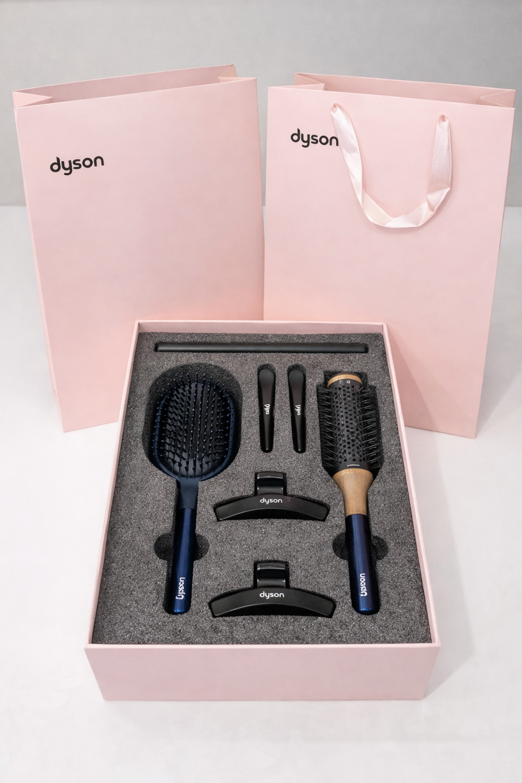 Dyson 7-in-1 Styling Hairbrush Gift Set